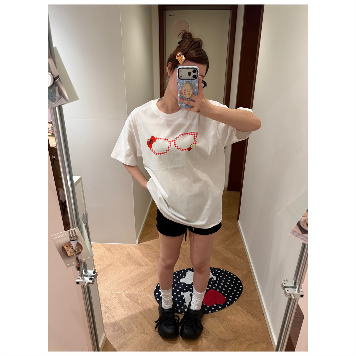 乃司NEYSSWYC 原创Ins格子眼镜蝴蝶结印花小众百搭夏白色短袖T恤