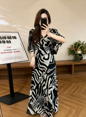 大婷婷 夏季新款复古斑马纹印花蝙蝠袖显瘦气质连衣裙长裙DT2233