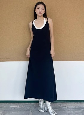 MACQNF29503MQ垂感气质连衣裙女简约显瘦V领吊带长裙