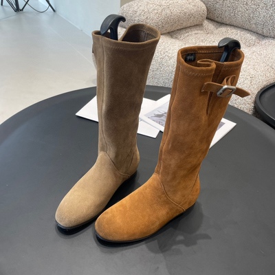 欧洲站圆头平底长靴女堆堆靴2025新款皮带扣磨砂牛翻皮高筒骑士靴