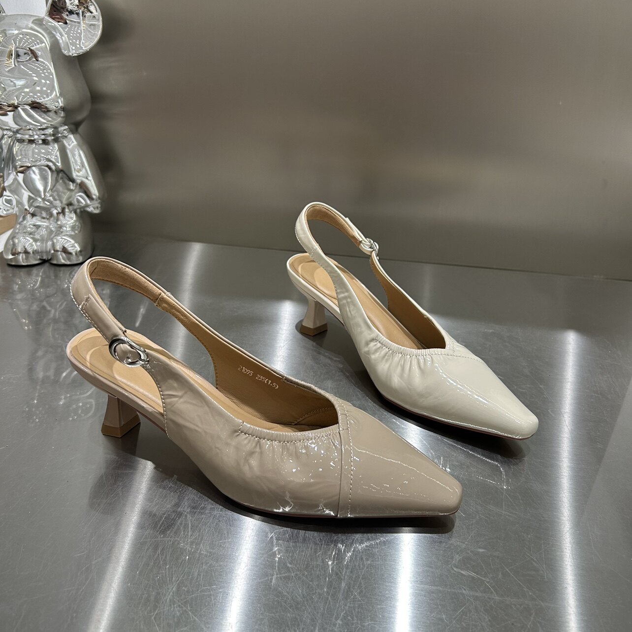 欧洲站女~真皮尖头皱褶后空包头高跟凉鞋软底不累脚通勤气质单鞋