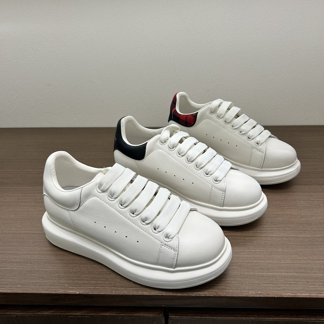 欧洲站2026春季爱丽厚底小白鞋真皮英伦风格子松糕女板鞋舒适百搭