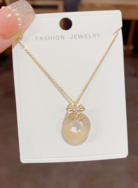 新中式气质时尚复古蝴蝶结玉髓圆环项链小众设计感轻奢简约锁骨链