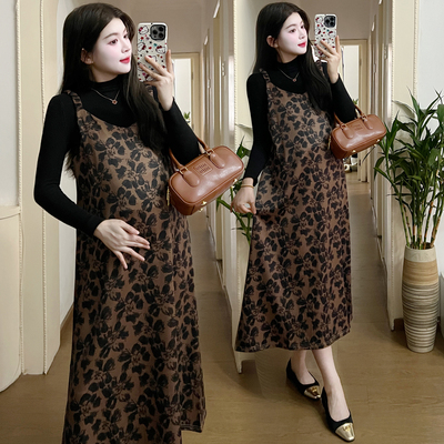 现货 实拍2025孕妇装秋季吊带裙孕妇装打底衫背带连衣裙套装8842