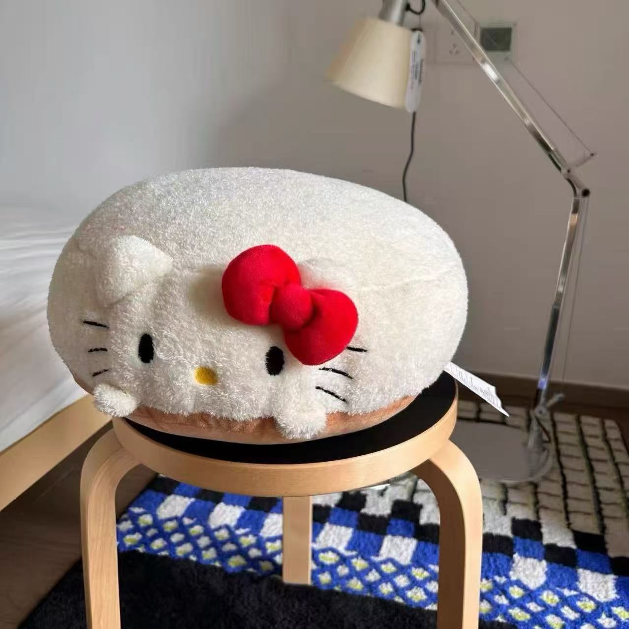 可爱kitty毛绒榻榻米垫子凯蒂猫坐垫蒲团飘窗垫猫咪靠垫抱枕玩具