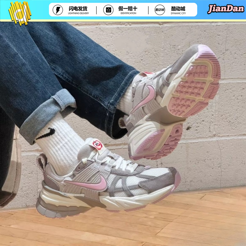 耐克V2K女款跑步鞋舒适耐磨