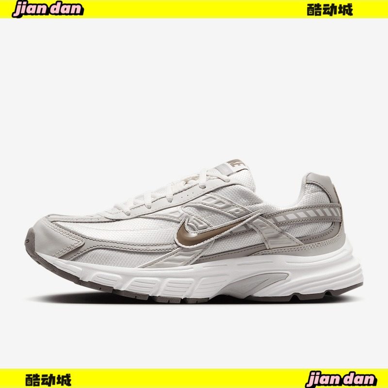 耐克女子缓震透气跑步鞋