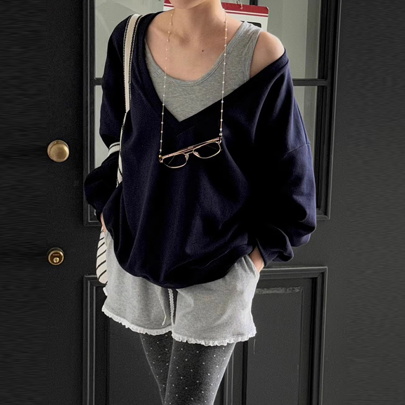 内搭吊带背心+小众叠穿宽松卫衣