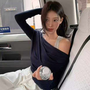 设计感一字领露肩假两件长袖T恤女早春季新款修身百搭可叠穿上衣