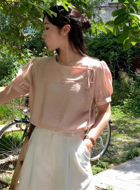 良良家夏季新款法式气质方领侧绑带蝴蝶结设计显白泡泡短袖衬衫女