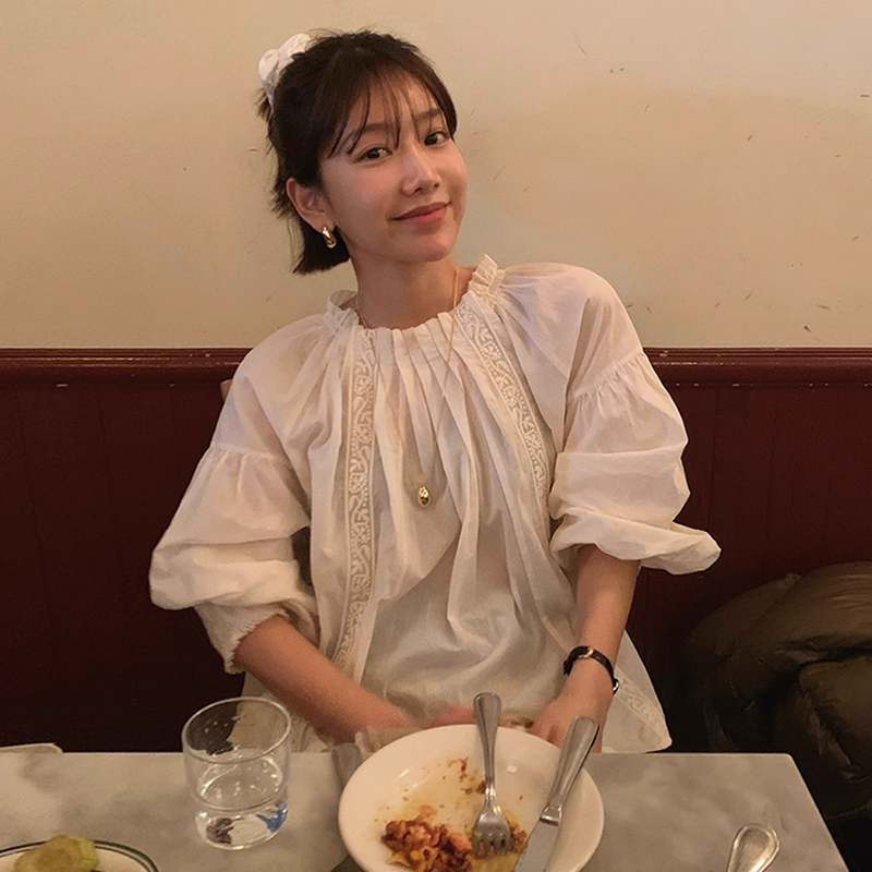 花边手工褶拼接蕾丝提花宽松衬衫