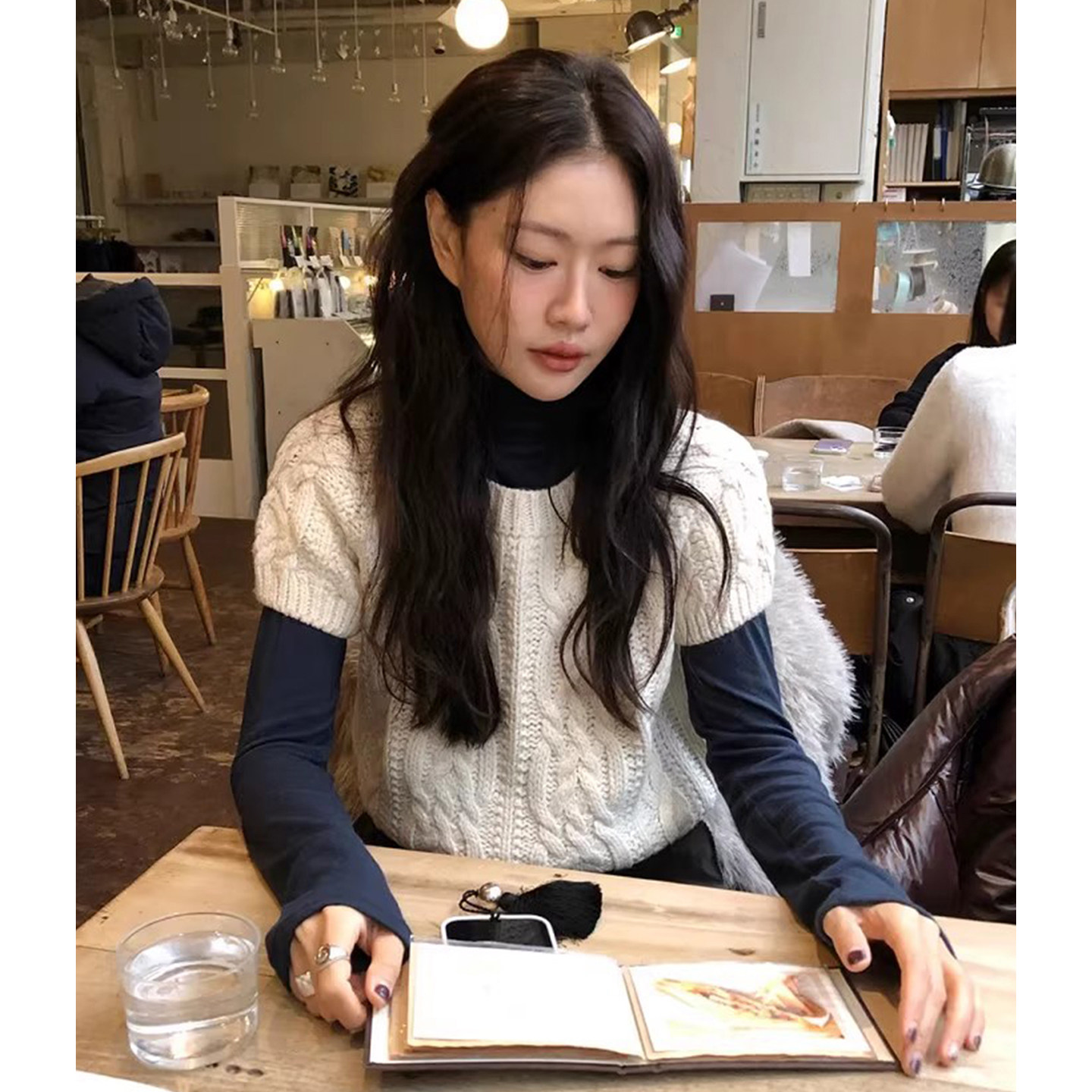 复古麻花纹圆领短袖软糯纯色针织衫早春新款百搭叠穿短款毛衣上衣