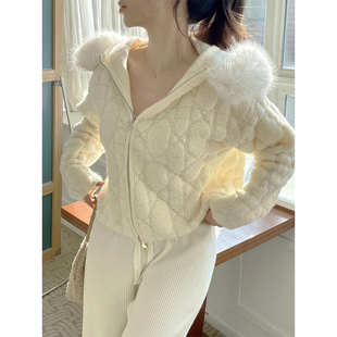 菱格软糯针织毛衣外套女2025冬季新款厚实保暖大毛领连帽开衫上衣