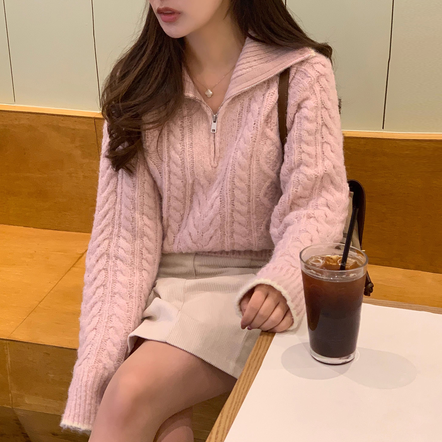 甜美翻领半拉链麻花纹针织衫女2025冬季新款纯色休闲百搭短款毛衣