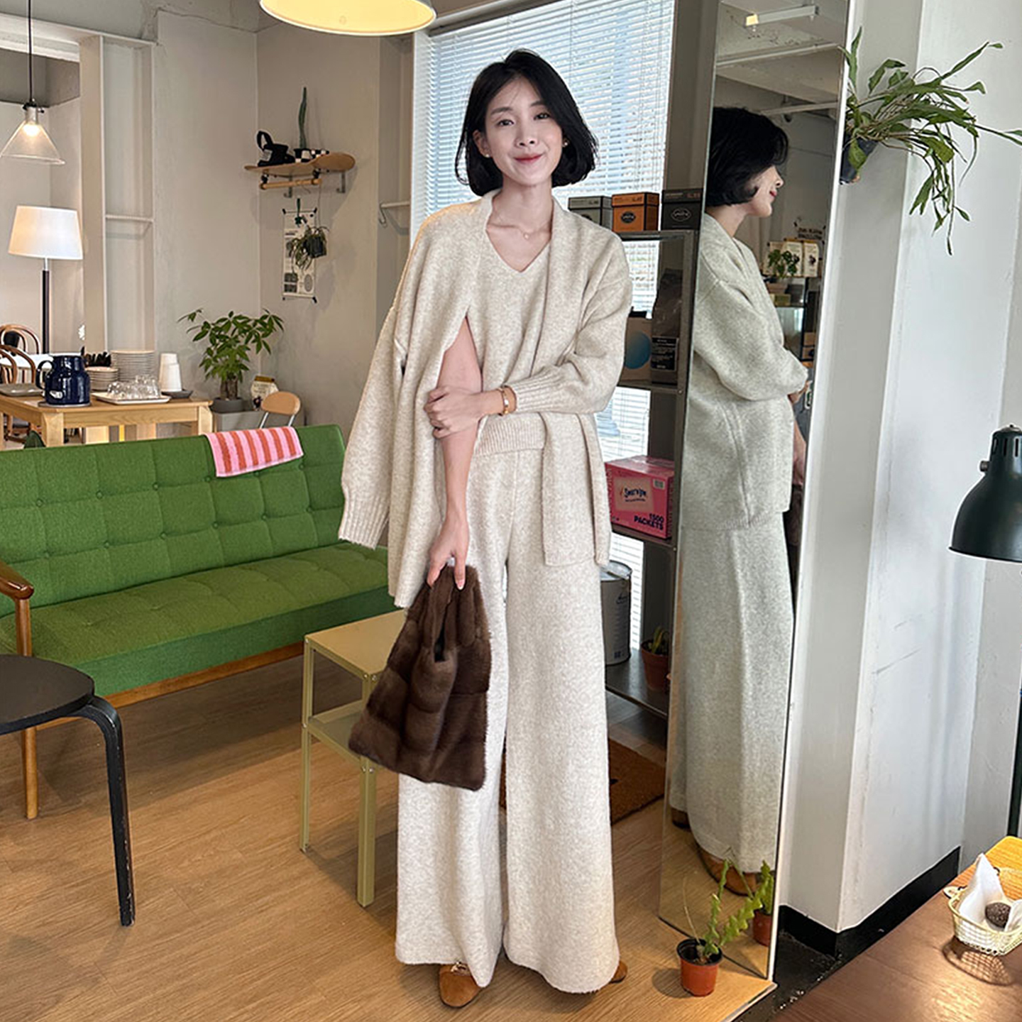 针织背心+毛衣外套+阔腿长裤