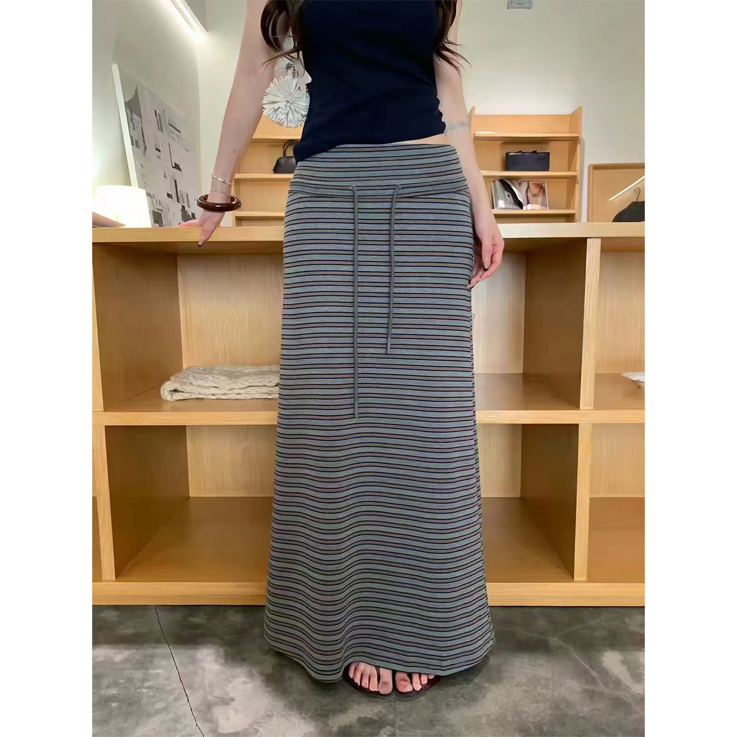 良良家抽绳灰色条纹半身裙女秋季新款韩版修身显瘦直筒裙长裙子