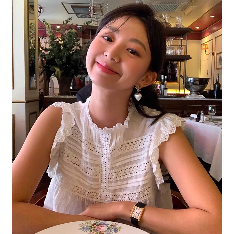 良良家蕾丝花边无袖衬衫女夏季新款甜美减龄宽松气质娃娃衫上衣