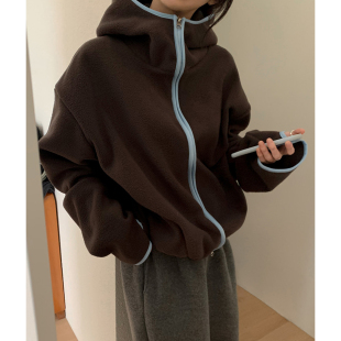 慵懒风撞色包边双面摇粒绒连帽式外套女2026冬季新款宽松休闲上衣