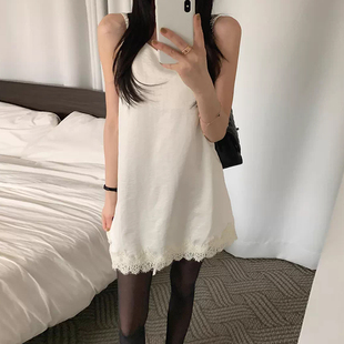 设计感拼接蕾丝下摆内搭吊带连衣裙女早春法式宽松纯色无袖短裙子