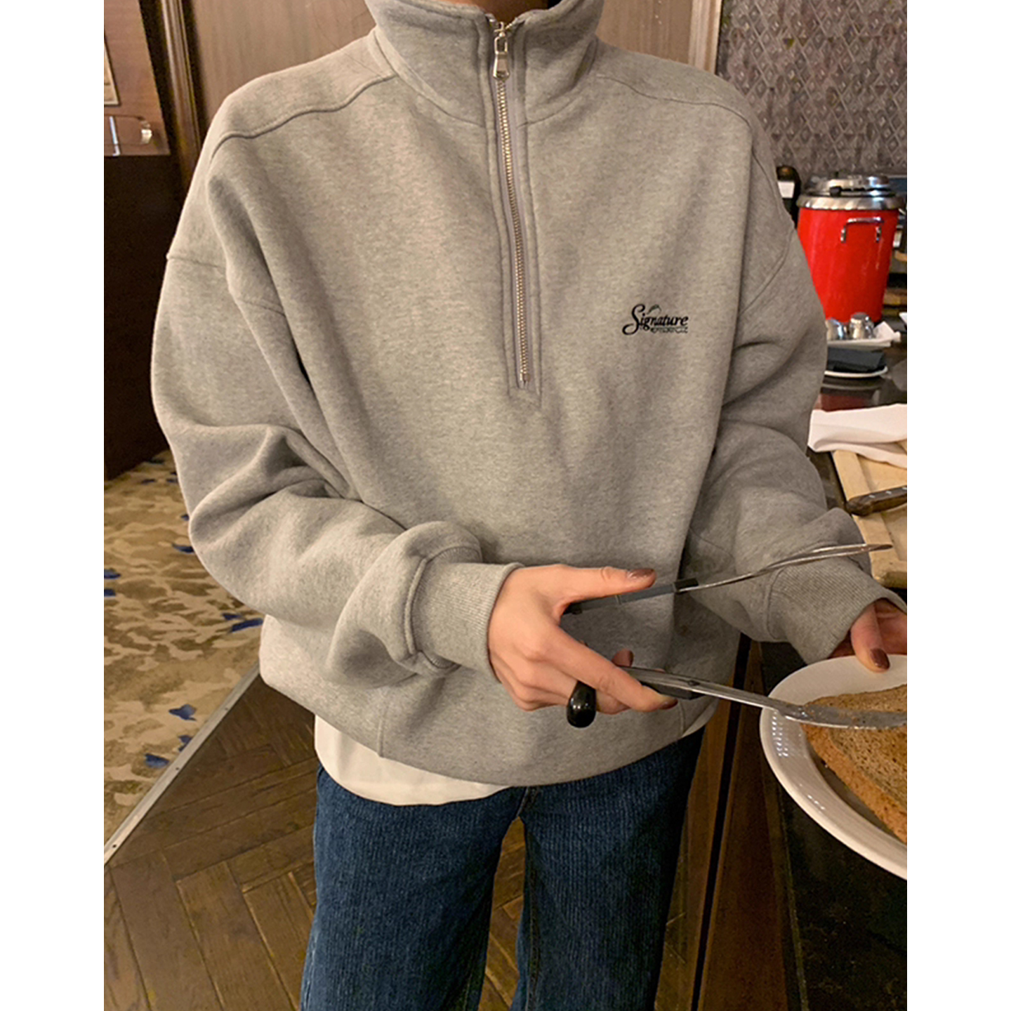 小众百搭刺绣字母印花半拉链卫衣