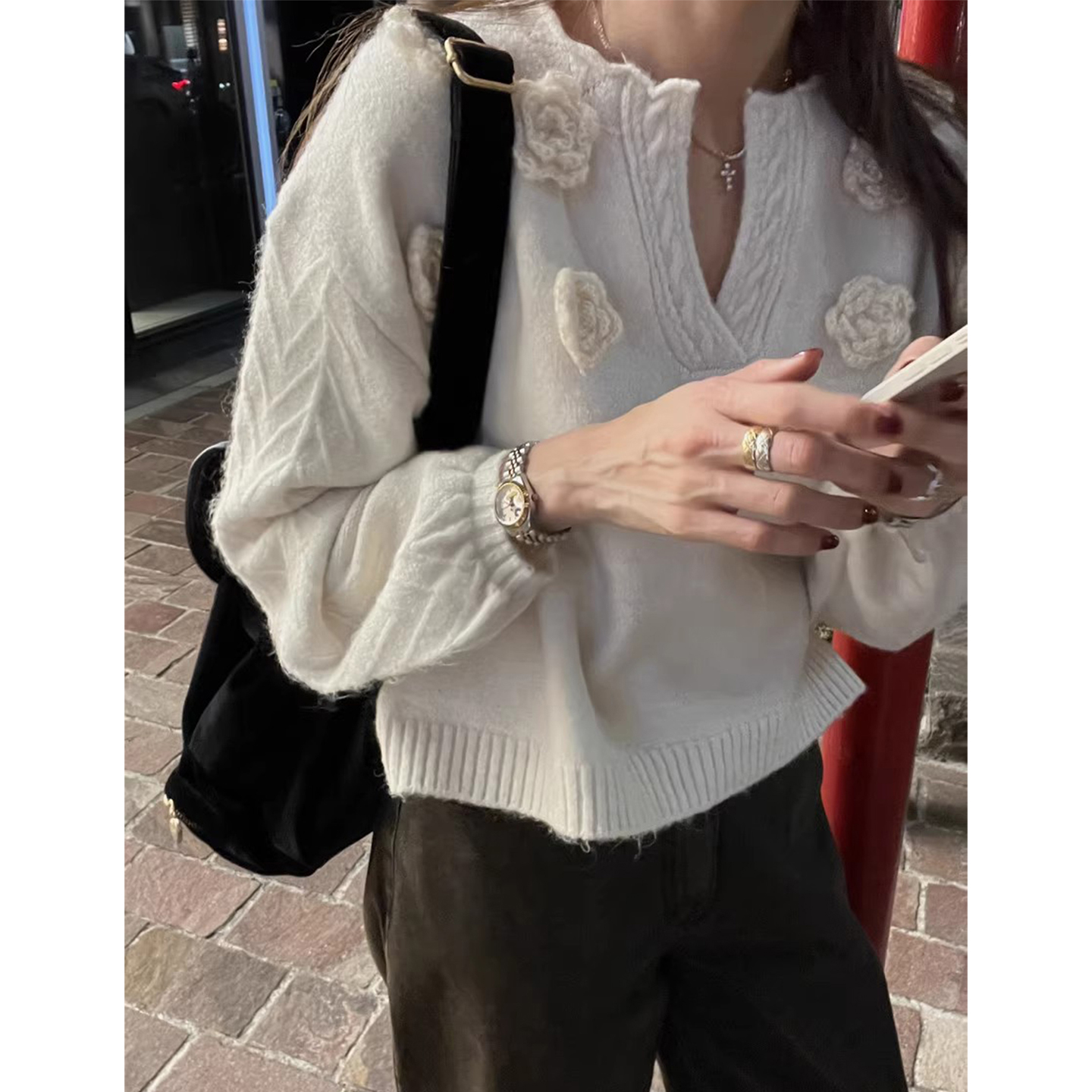 设计感立体花朵软糯针织衫毛衣