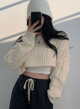 chic圆领麻花纹短款针织衫毛衣女