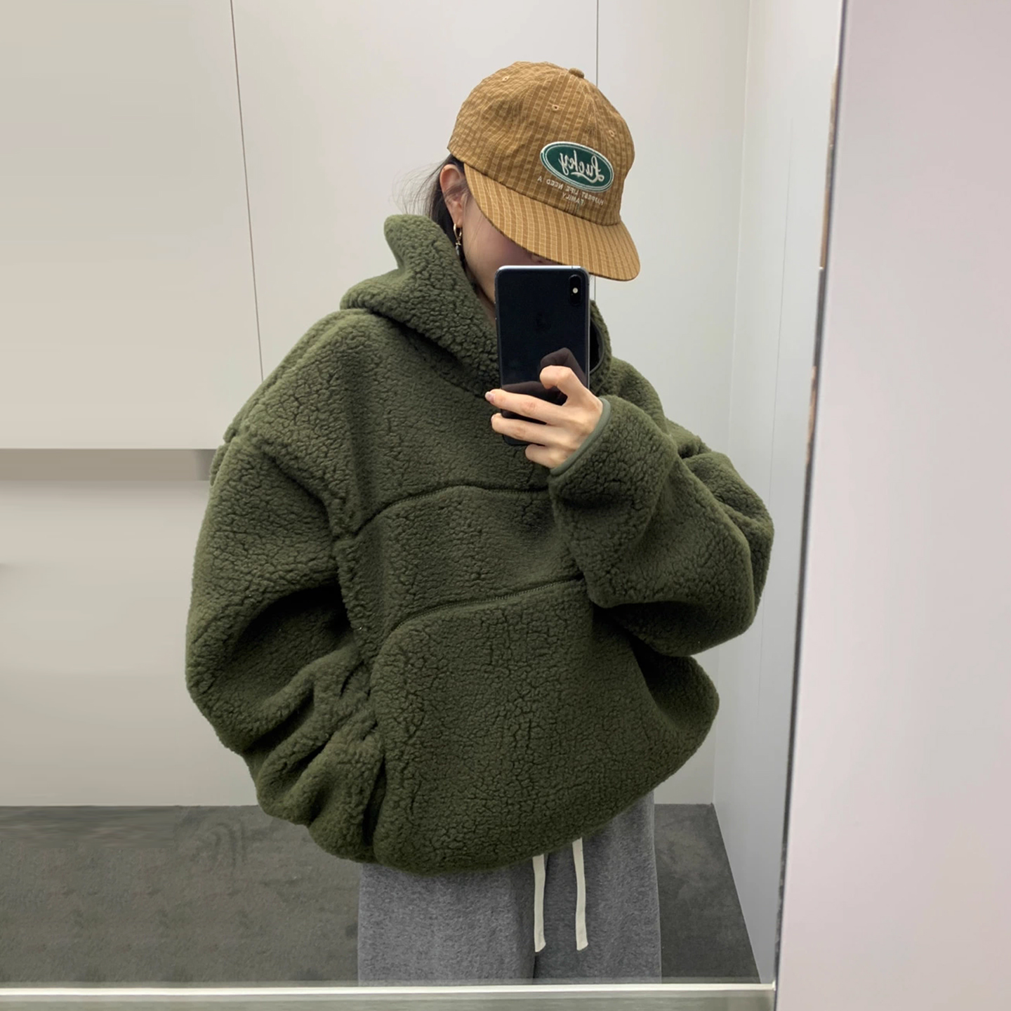 慵懒风百搭连帽羊羔毛卫衣外套