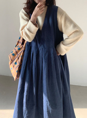 良良家 可爱加持~减龄圆领磨毛百搭卫衣+侧开扣灯芯绒背心裙套装