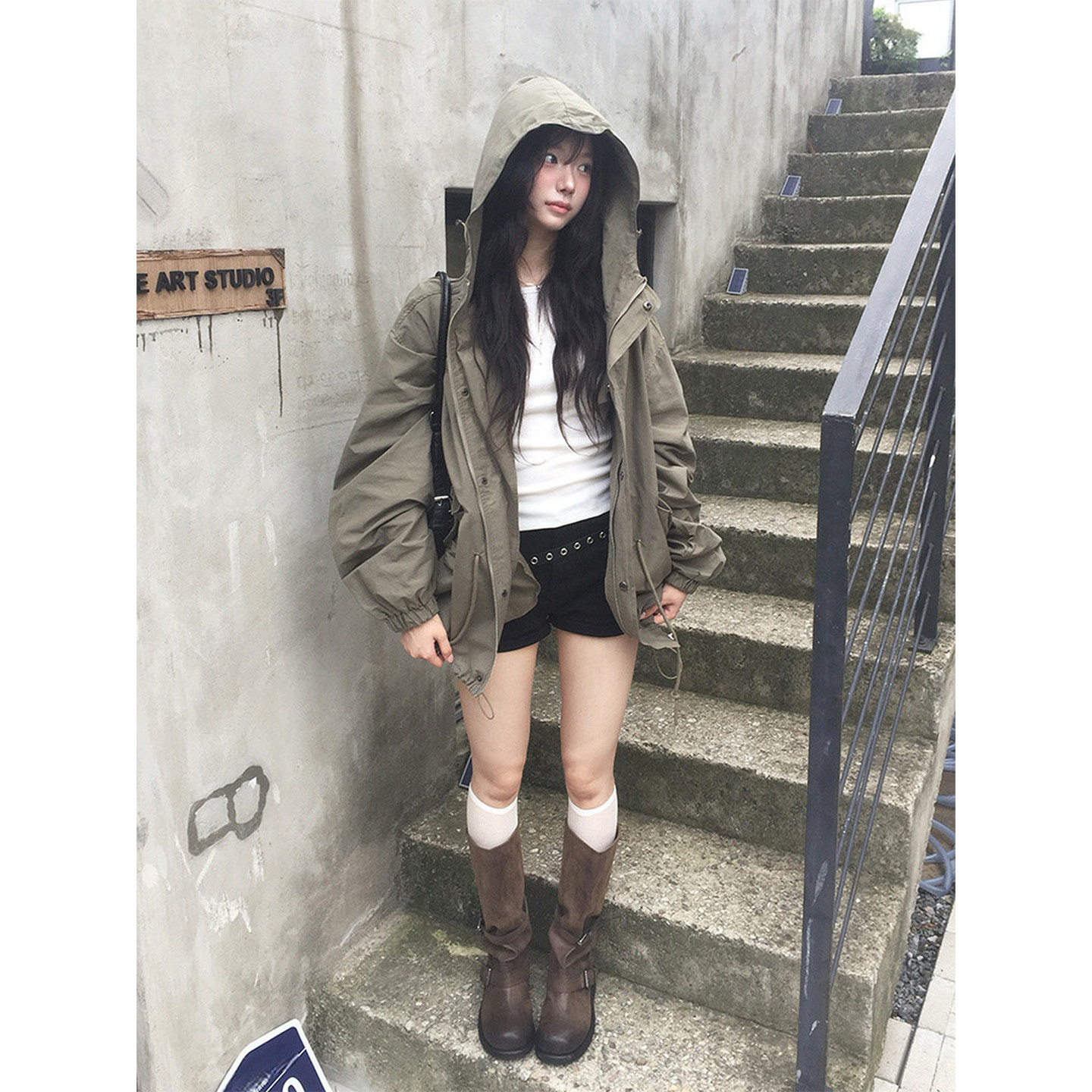 良良家军绿色连帽风衣外套女2026秋季新款宽松小个子工装夹克上衣