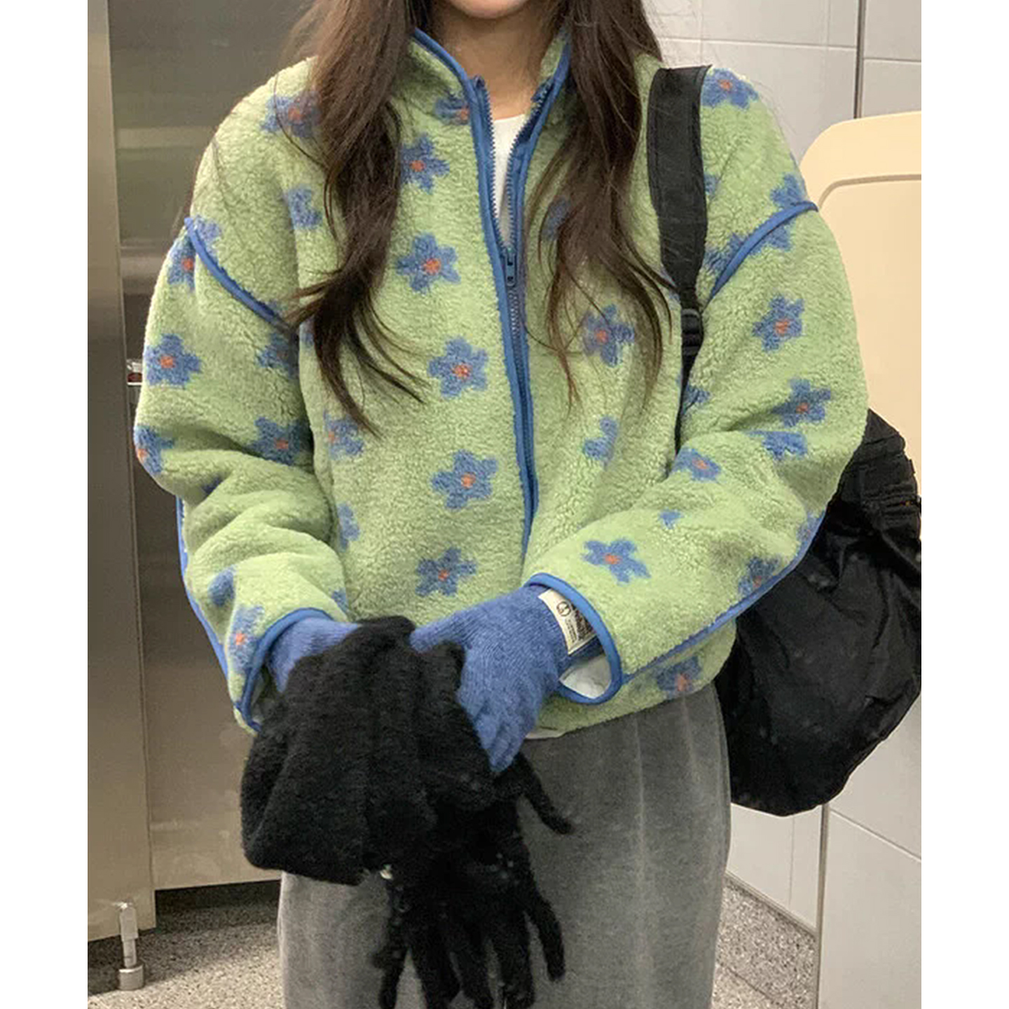 可爱减龄蓝花朵羊羔毛绒保暖外套