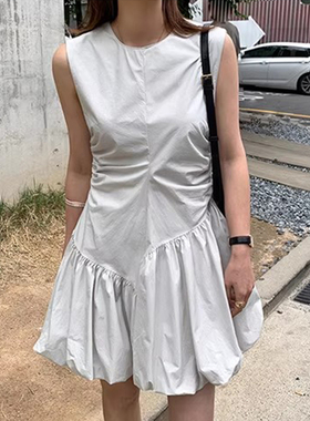 良良家设计感拼接褶皱花苞背心连衣裙女夏季新款复古收腰显瘦短裙