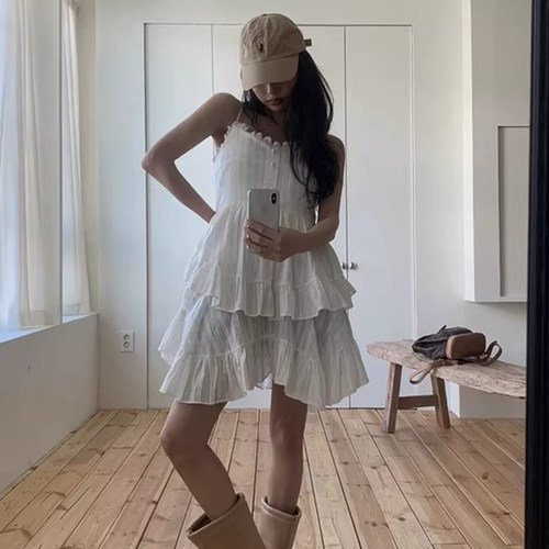 蕾丝V领层次感荷叶边吊带连衣裙