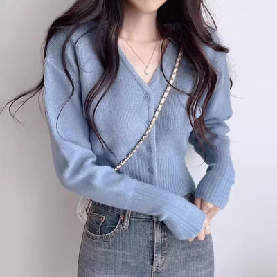 软糯百搭短款长袖针织毛衣外套