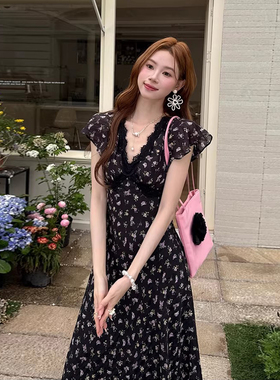 良良家夏季新款法式优雅蕾丝拼接V领雪纺碎花显瘦短袖连衣裙长裙
