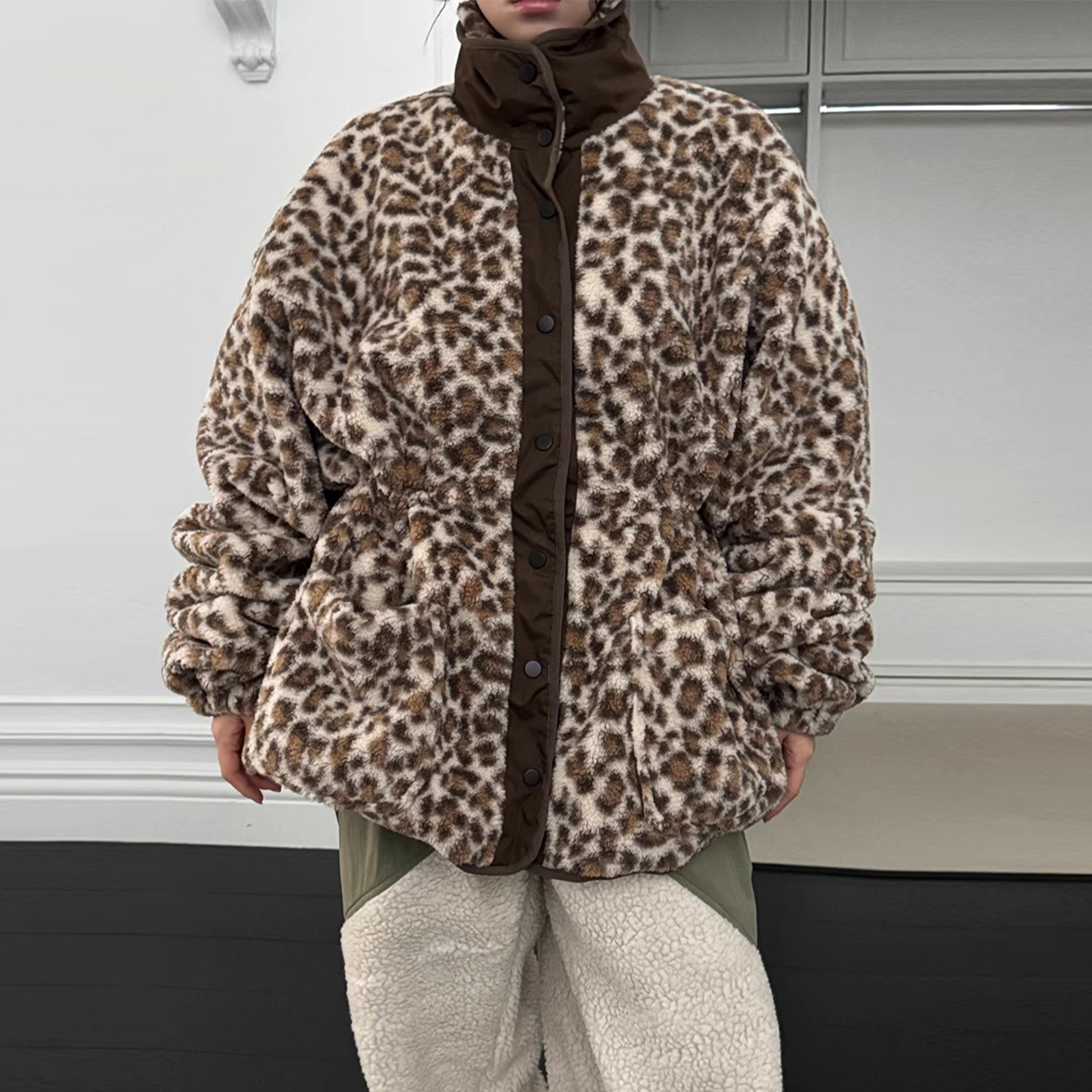 个性立领撞色拼接豹纹棉服外套