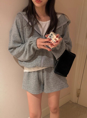 韩国chic秋季新款休闲百搭宽松连帽卫衣外套+高腰休闲短裤两件套