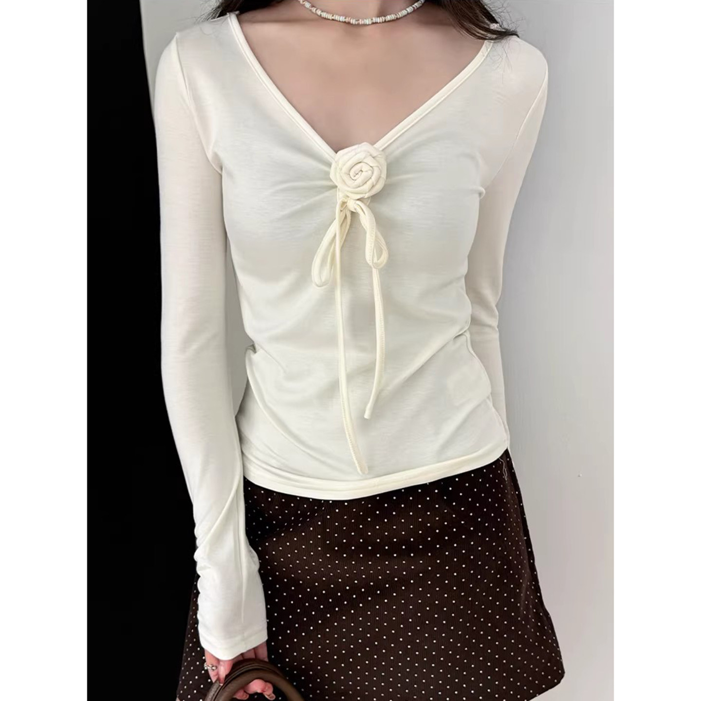 立体花朵抽绳系带长袖T恤女春季新款修身显瘦V领别致打底衫上衣,女装/女士精品,毛针织衫,淘宝优惠券,粉丝福利购,淘宝优惠卷