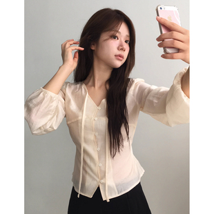 设计感V领系带掐腰泡泡袖微透衬衫女早春季新款修身百搭衬衣上衣
