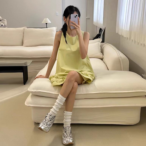 复古洋气拼接木耳边背心连衣裙