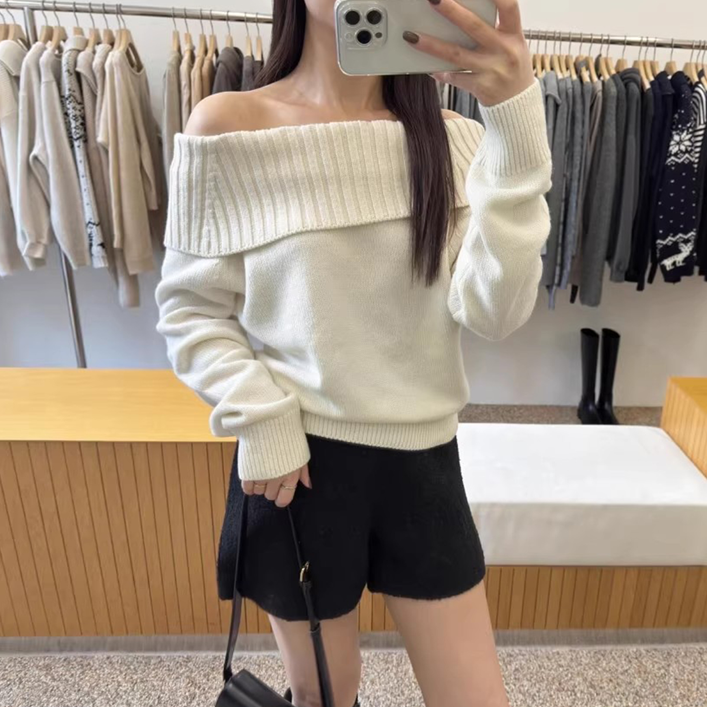 设计感一字领翻边软糯针织衫毛衣