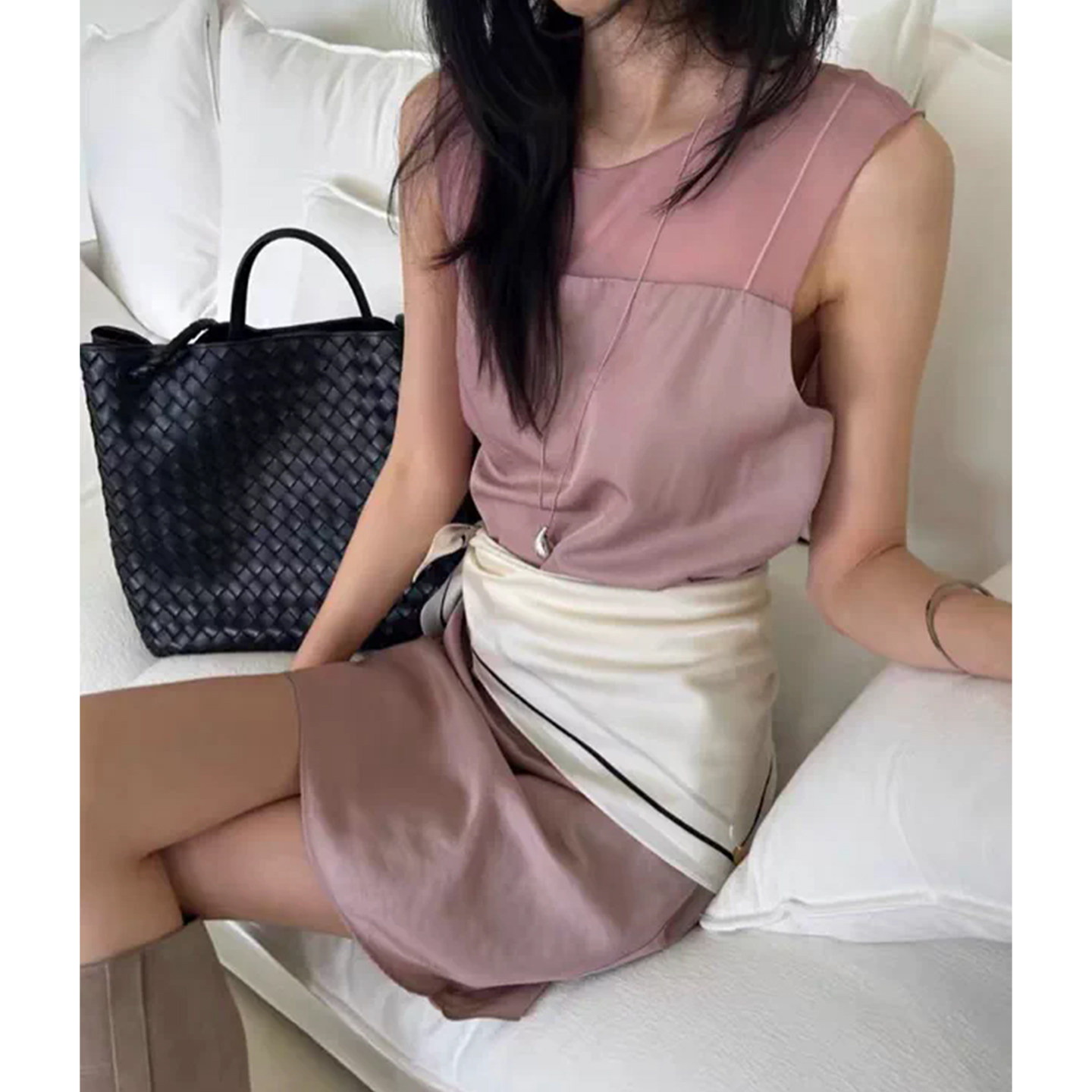 良良家设计感拼接网纱透视无袖连衣裙女夏季新款法式纯色背心裙