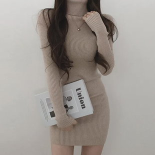 纯欲风高领坑条内搭针织毛衣连衣裙女2025冬季修身显瘦包臀裙短裙