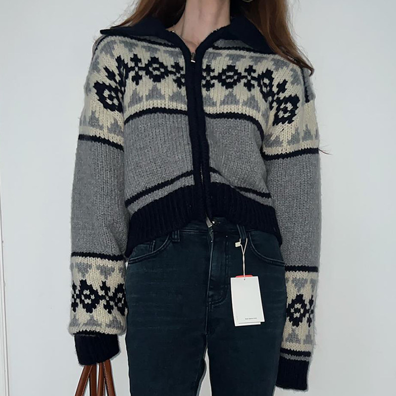 chic娃娃领撞色提花针织衫外套女