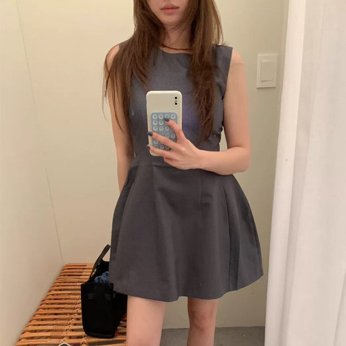 圆领无袖背心连衣裙A字裙女