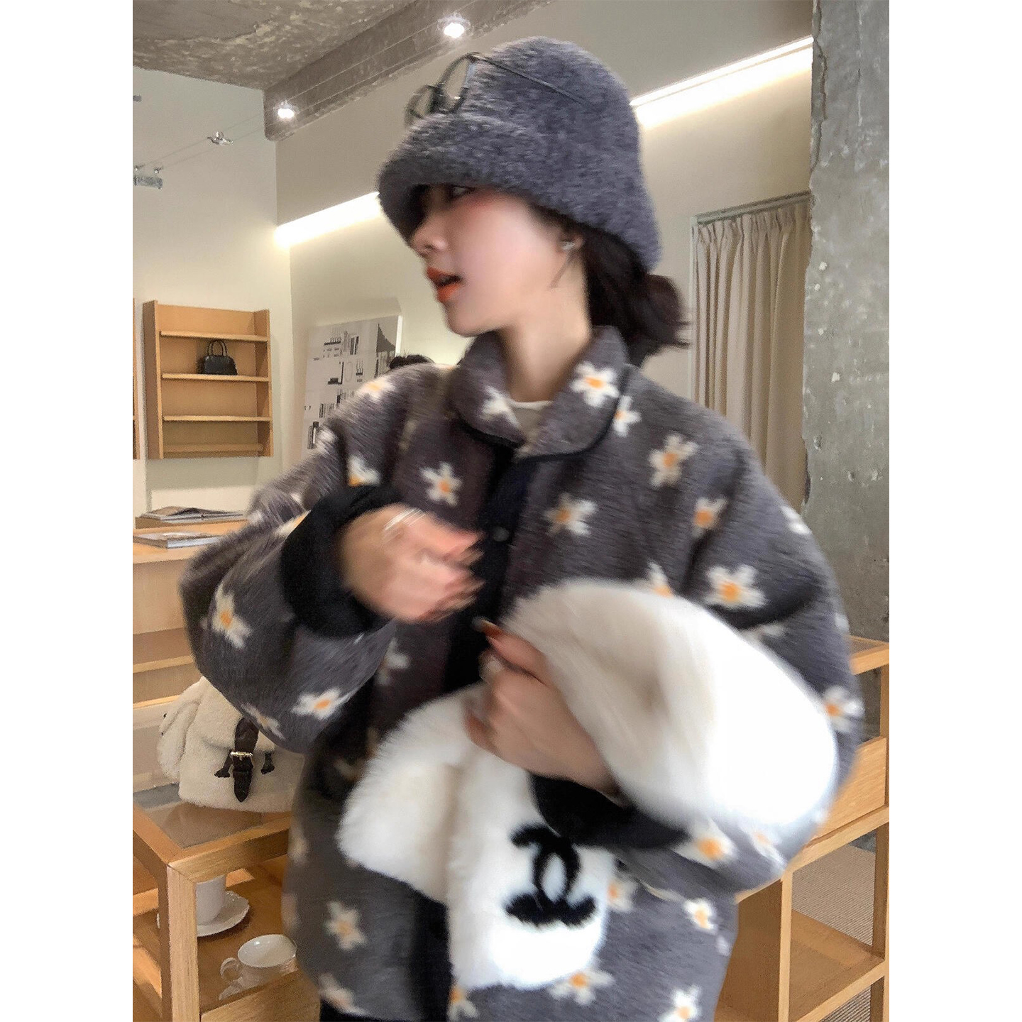 温柔甜美撞色花花仿羊羔毛短外套