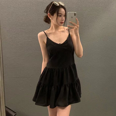 法式V领层级设计感吊带连衣裙