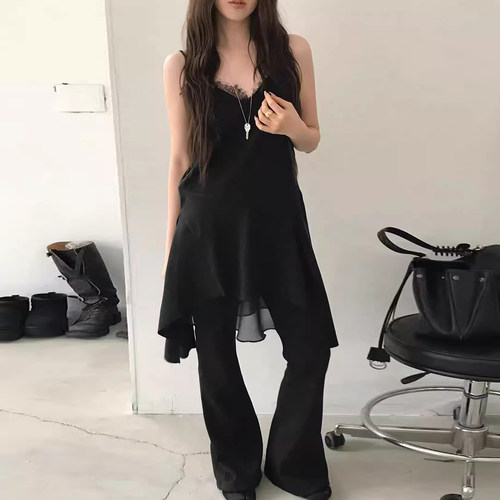 蕾丝拼接V领不规则吊带连衣裙