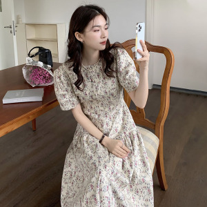 韩国chic夏季新款法式温柔圆领单排扣收腰泡泡袖满屏碎花连衣裙女