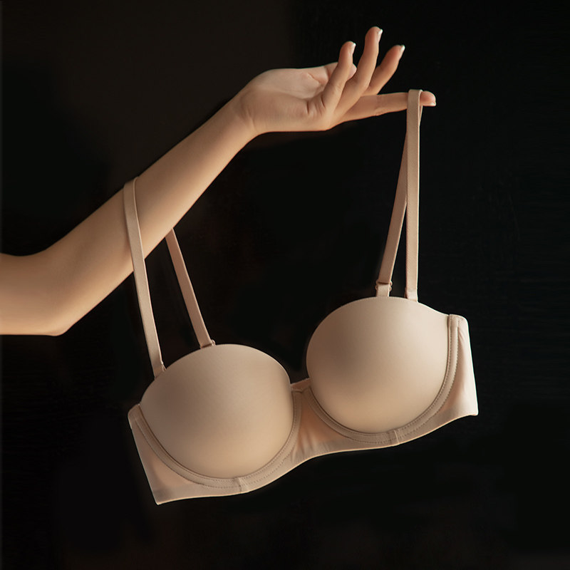 纯欲大胸显小光面可拆卸无肩抹胸