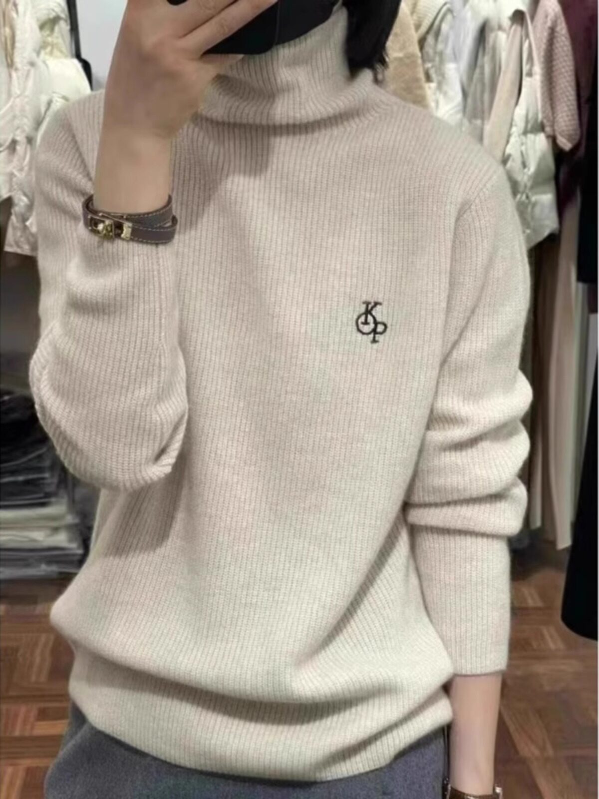 冬季新款刺绣高领羊绒衫女大码
